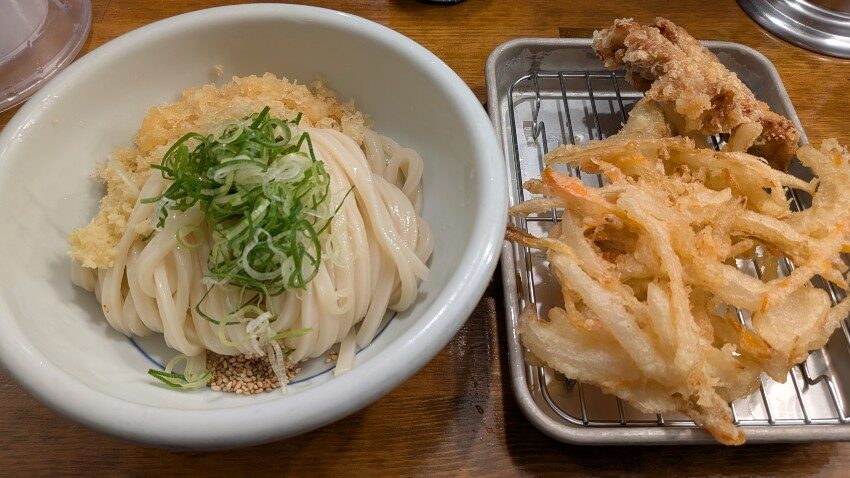 サンフラワー しょうゆうどん 鶏天、野菜かき揚げ
